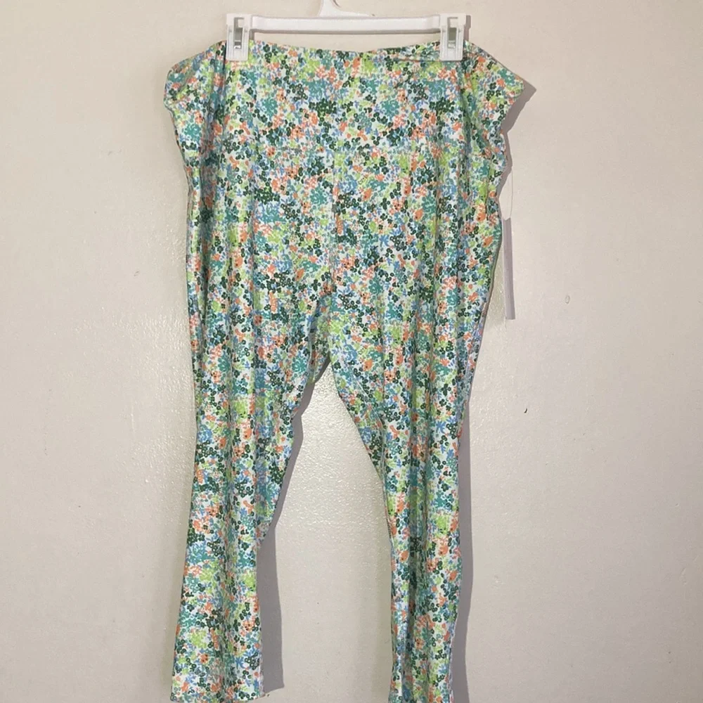 Vogo Athletica leggings size 3X color green floral new with tag - Picture 4 of 5